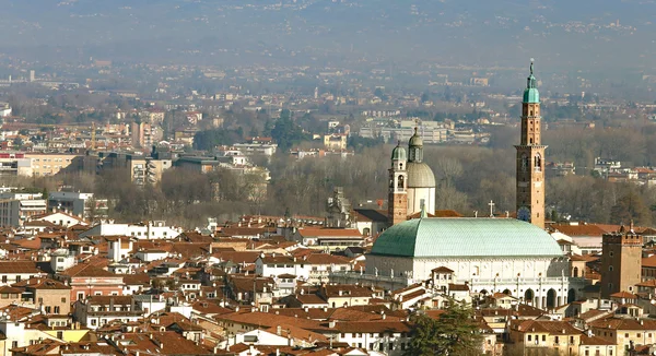 Vicenza, Italia, Panorama della città con la famosa Basilica Pa — Foto Stock