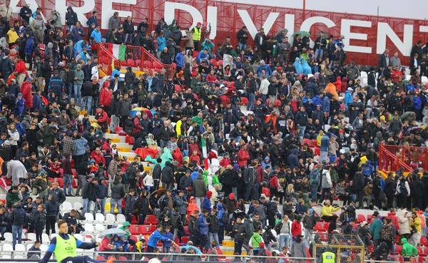 VICENZA, ITALIA - 13 de octubre de 2015: Campeonato de la UEFA Sub-21 Qu —  Fotos de Stock