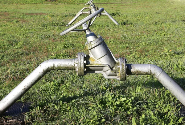 Gate valves to close or open the natural gas pipeline — Stock Photo, Image