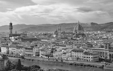 Duomo ve Palazzo Vecchio kubbe ile İtalya Floransa