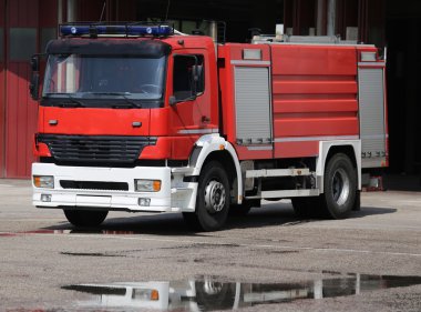 itfaiye kamyonu Yangın tatbikatı sırasında
