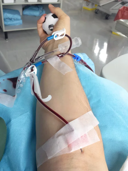 Donación de sangre en la cama del hospital — Foto de Stock