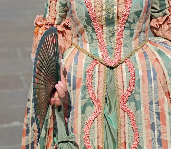 Egy ősi díszöltözet nő — Stock Fotó