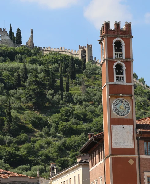 İtalya Marostica kasabasında ana meydanında eski kule — Stok fotoğraf