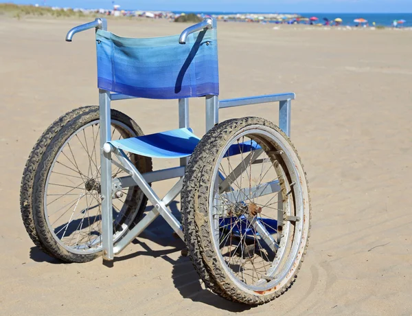 Moderne aluminium rolstoelen met speciale wielen — Stockfoto