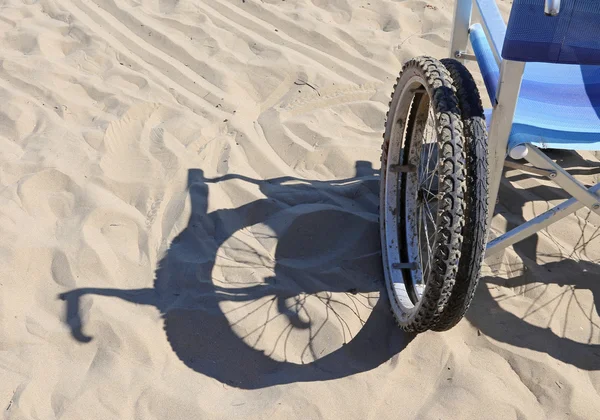 Sombra de uma cadeira de rodas — Fotografia de Stock