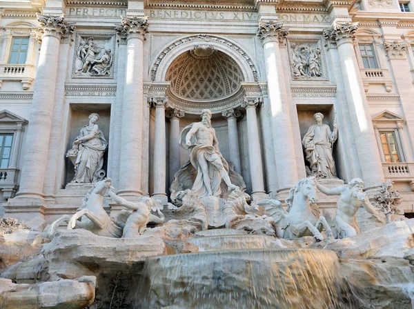 意大利中部城市罗马市中心有神海王星的著名喷泉 没有人居住 — 图库照片