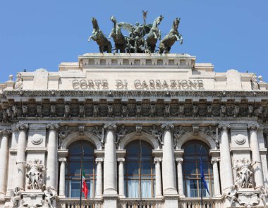 Roma, RM, İtalya - 16 Ağustos 2020: Temyiz Mahkemesi Adalet Sarayı ve Yargı Halk Kütüphanesi