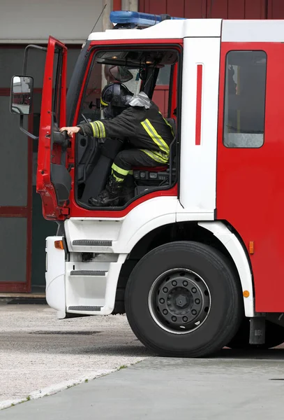 Rome Italy May 2019 Italian Fireman Gets Out Fire Truck — Stock Photo, Image