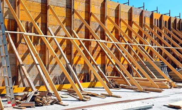 Canteiro Obras Construção Uma Grande Parede Contenção — Fotografia de Stock