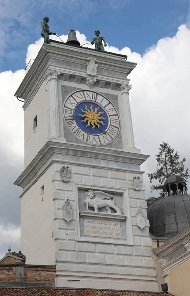 Tour Avec Horloge Statue Lion Ailé Dans Ville Udine Dans — Photo