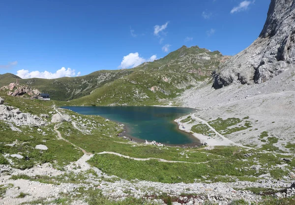 Splendido Lago Alpino Chiamato Lago Volaia Confine Tra Italia Austria — Foto Stock