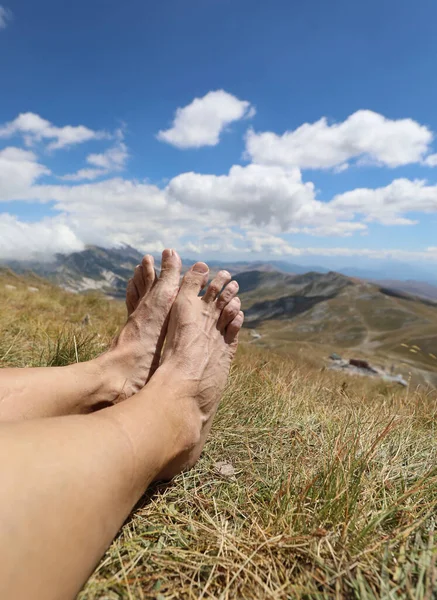 Pieds Nus Randonneur Tout Reposant Après Une Randonnée Dans Les — Photo