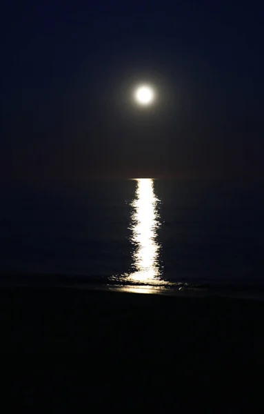 Reflection Full Moon Placid Black Sea Night — Stock Photo, Image