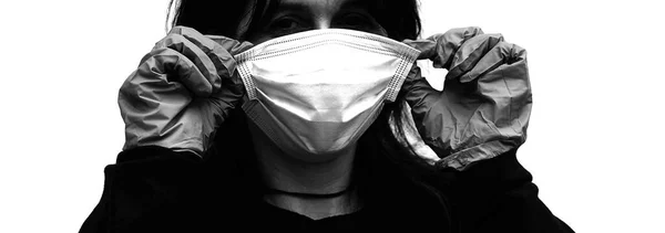 Black White Portrait Young Woman Wearing Surgical Mask Correctly Protect — Stock Photo, Image