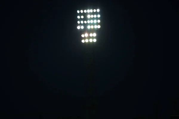 Grandes Holofotes Elétricos Industriais Uma Torre Luz Para Iluminar Evento — Fotografia de Stock