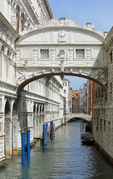 Famoso Puente Los Suspiros Venecia Italia Iluminado Por Luz Del —  Fotos de Stock