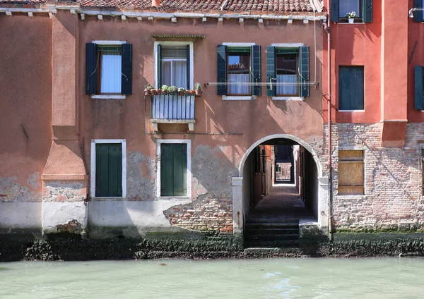 Casas Venecianas Típicas Con Que Hago Canal Navegable Está Bajo — Foto de Stock