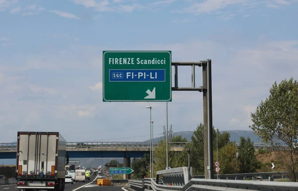 Segnaletica Autostradale Italiana Con Indicazioni Raggiungere Città Firenze Scandicci Grande — Foto Stock
