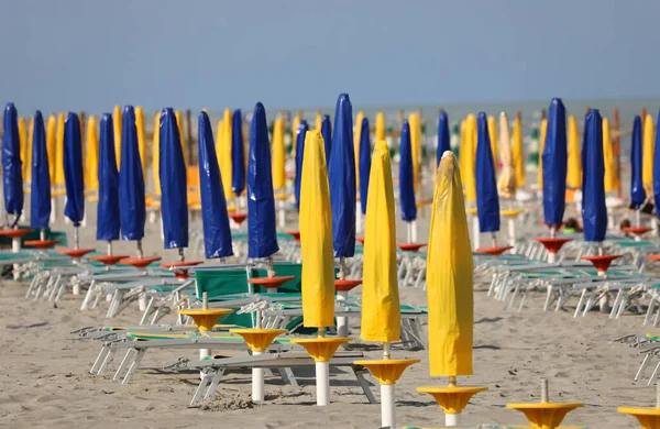 Beach Closed Umbrellas One Him Lie Because Lockdown Resort Sea — Stok fotoğraf