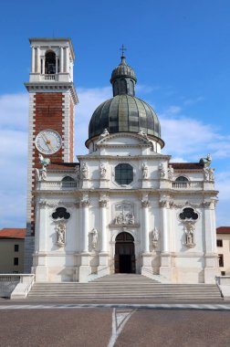 İtalya 'nın Vicenza kentindeki Berico Dağı Bazilikası