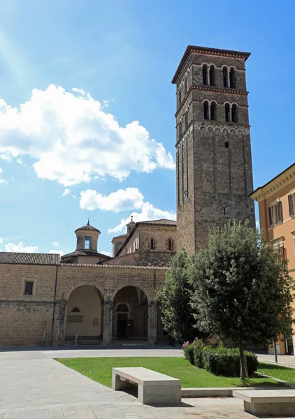 Högt Klocktorn Katedralen Staden Rieti Regionen Lazio Centrala Italien Utan — Stockfoto