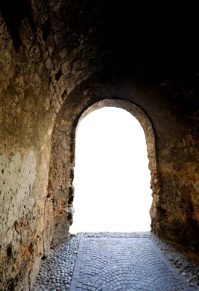Geçiş Umudunun Kaya Sembolüne Kazılmış Tünelin Sonundaki Beyaz Işık — Stok fotoğraf