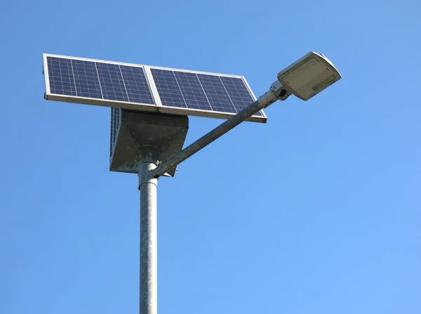 Lamp Die Werkt Zonne Energie Het Fotovoltaïsche Paneel Zonne Energie Stockfoto