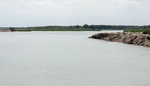 Desembocadura Ancha Del Río Llamado Adigio Norte Italia Que Desemboca —  Fotos de Stock