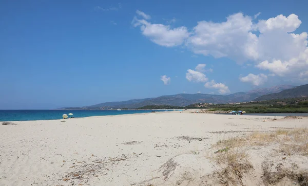 Beautiful White Pebble Beach People Sunny Summer Day — 图库照片