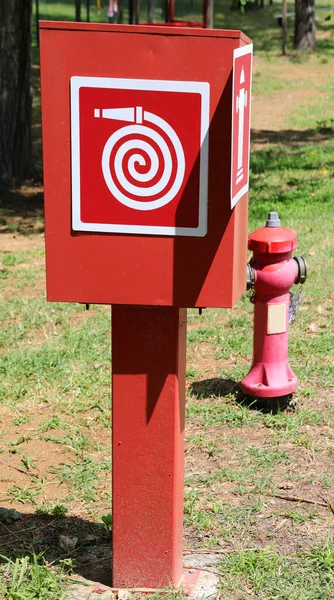 Column Reel Red Hydrant Background Available Firefighters Extinguish Fires — Stock Photo, Image
