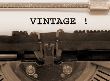 Eski daktilo tarafından yazılmış VINTAGE eski tonlu Sepia Efekti