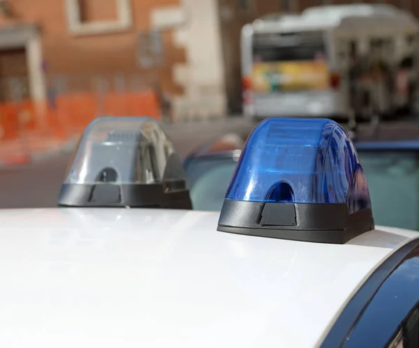 Blue Flashing Siren Police Car While Patrolling City — Stock Photo, Image