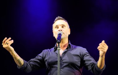 Vicenza, VI, İtalya - 13 Eylül 2021: NEK çok ünlü İtalyan şarkıcı ve müzisyen