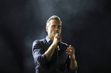 Vicenza, VI, İtalya - 13 Eylül 2021: NEK çok ünlü İtalyan şarkıcı ve müzisyen