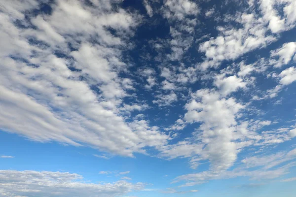 Cielo Fantastico Con Nuvole Bianche Simbolo Libertà — Foto Stock