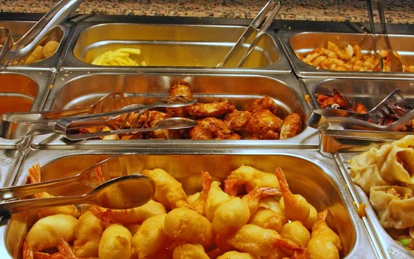 Carne e pesce nel ristorante self service — Foto Stock
