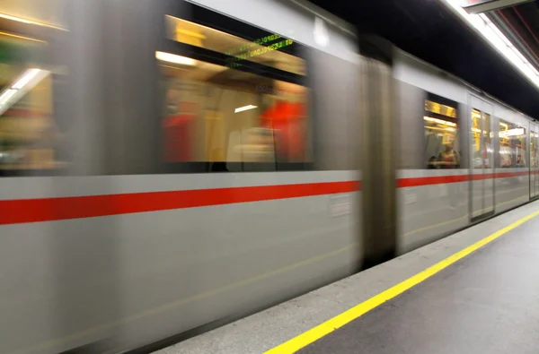 Fast underground subway train while hurtling fast — Stock Photo, Image