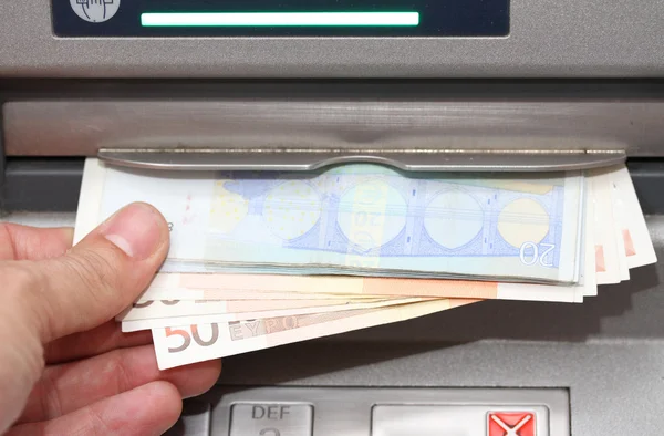 euro banknot bir atm den para