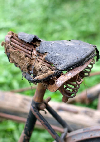 Rusty bike saddle, completely destroyed — Stock Photo, Image