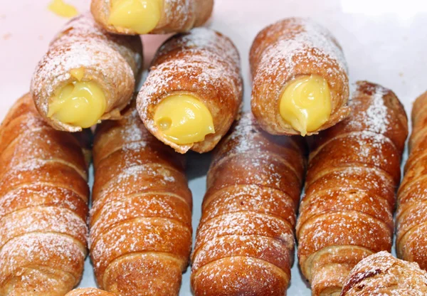 Large cannoli pastry with Sweet Cream — Stock Photo, Image