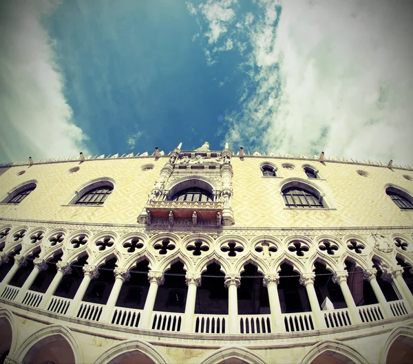 Dogenpalast in venezianischer Architektur in Venedig per Fischauge — Stockfoto