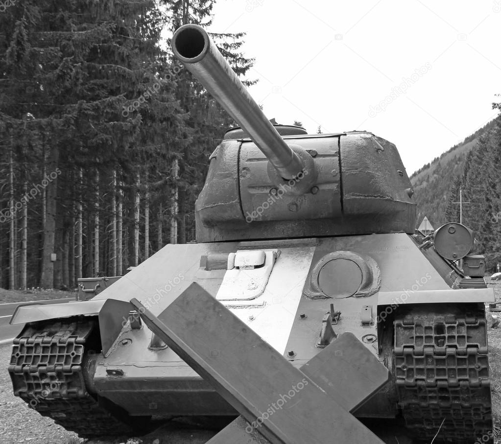 big tank warfare with large cannon in black and White