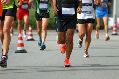 sokak spor yarışma sırasında yürüyüşçüler