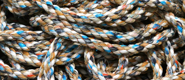 Corda de nylon para pescadores do mar na área do porto — Fotografia de Stock