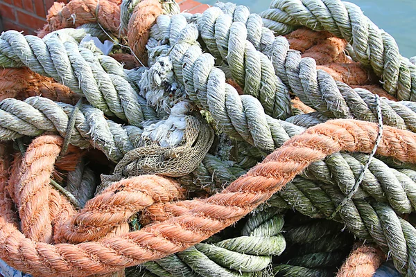 Sturdy hemp rope and nylon for sea fishermen — Stock Photo, Image