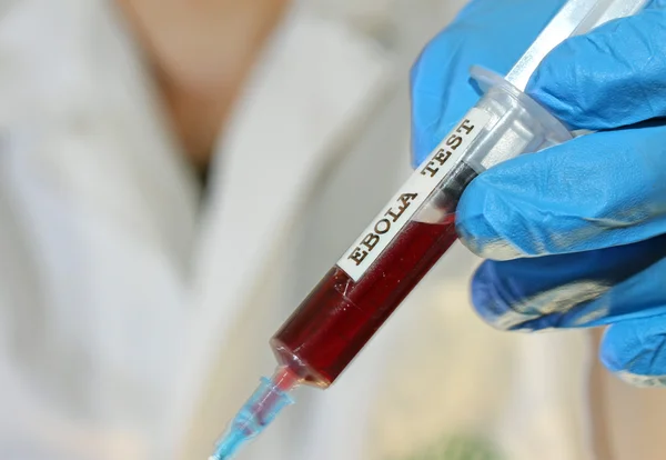 Doctor virologist during testing of the ebola virus — Stock Photo, Image