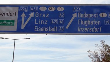 Yön ile Avusturya Mavi Otoban işareti Avrupa ulaşmak için