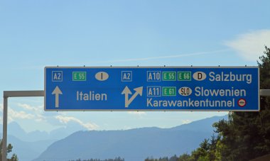 İtalyan sınırına yakın Avusturya Otoban işareti
