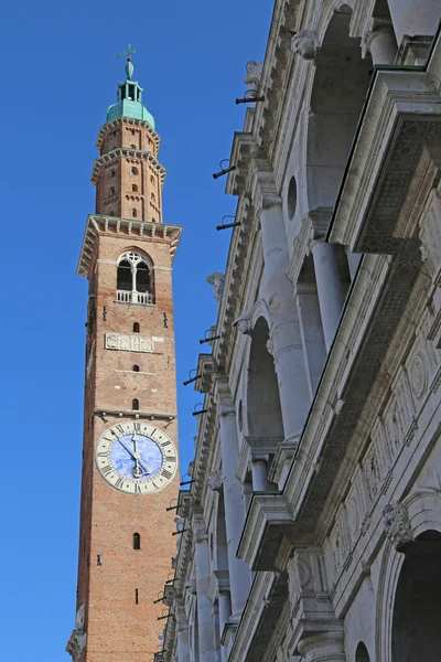 Tower of the Basilica Palladiana in Vicenza with blue sky — Stock Photo, Image